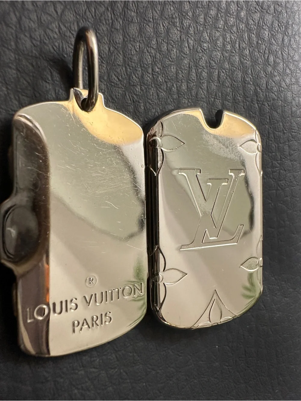 Louis. Vuitton Monogram Locket Unisex No chain